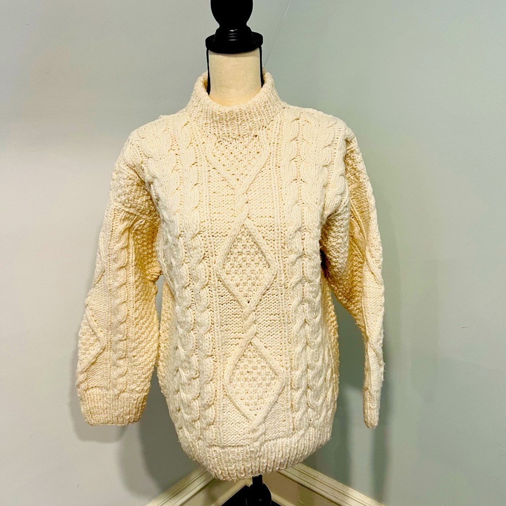 VTG Tamia 100% Wool Cableknit Crewneck Sweater L